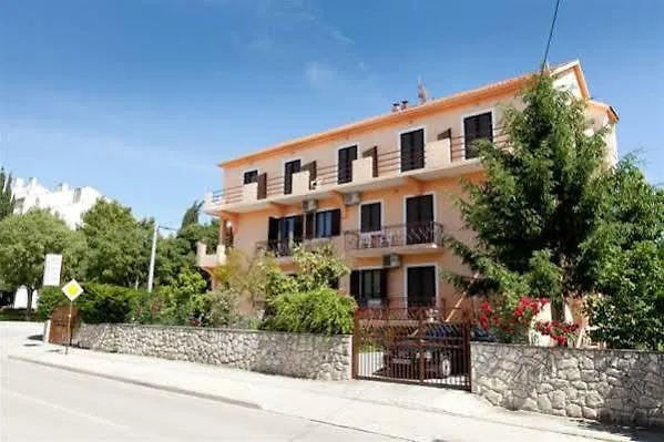 Bed and Breakfast Pansion Maria à Zadar Couette-café